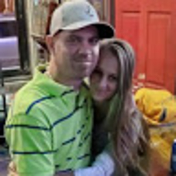 Meet your Posher, Tara - Picture 1 of 1